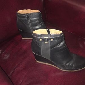 I’m a suede bootie girl, leather just isn’t my fav